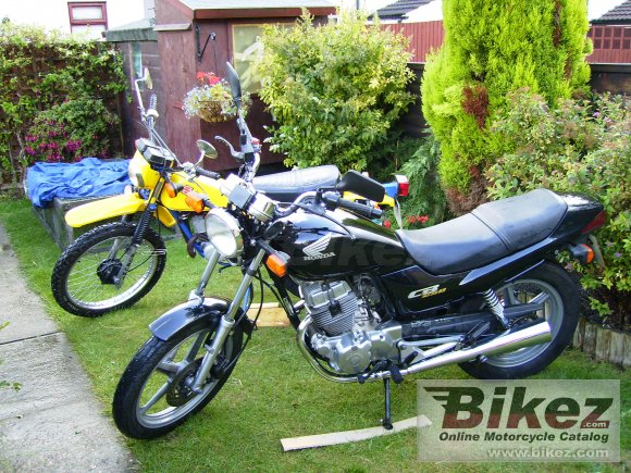 2003 Honda CB 250 photo
